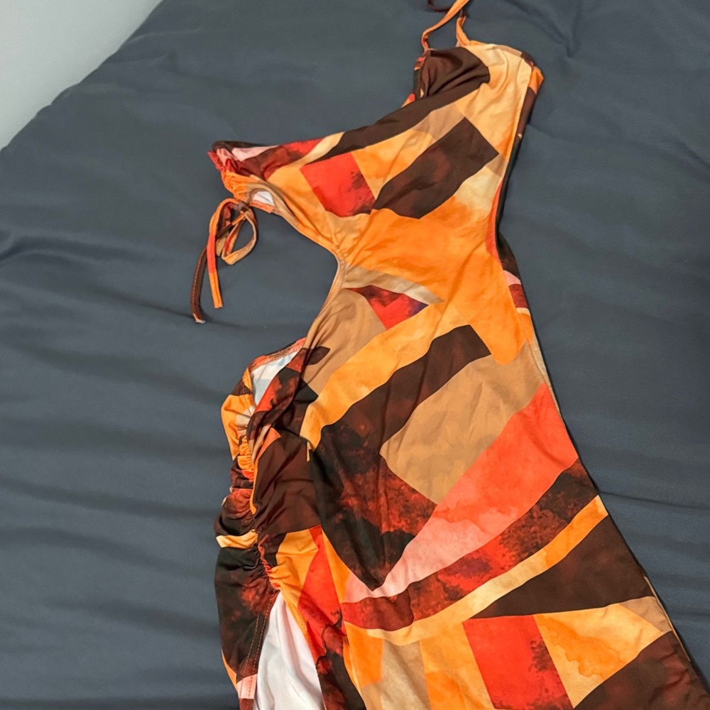 PrettyLittleThing Orange Asymmetrical Dress - Picture 5 of 7